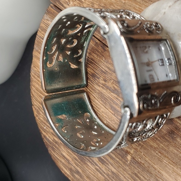 Patina! Needs batteries lattice Victorian hinge watch B2726 quartz - Picture 2 of 4